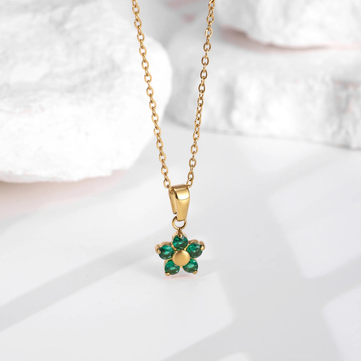 Elegant Zircon Flower Pendant Necklace