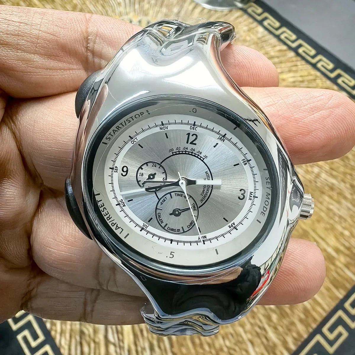 Vintage Y2K Retro Alloy Quartz Watch