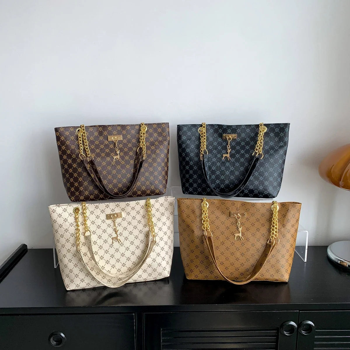 Large Capacity New Women's Bag Fashionable Commuting Chain