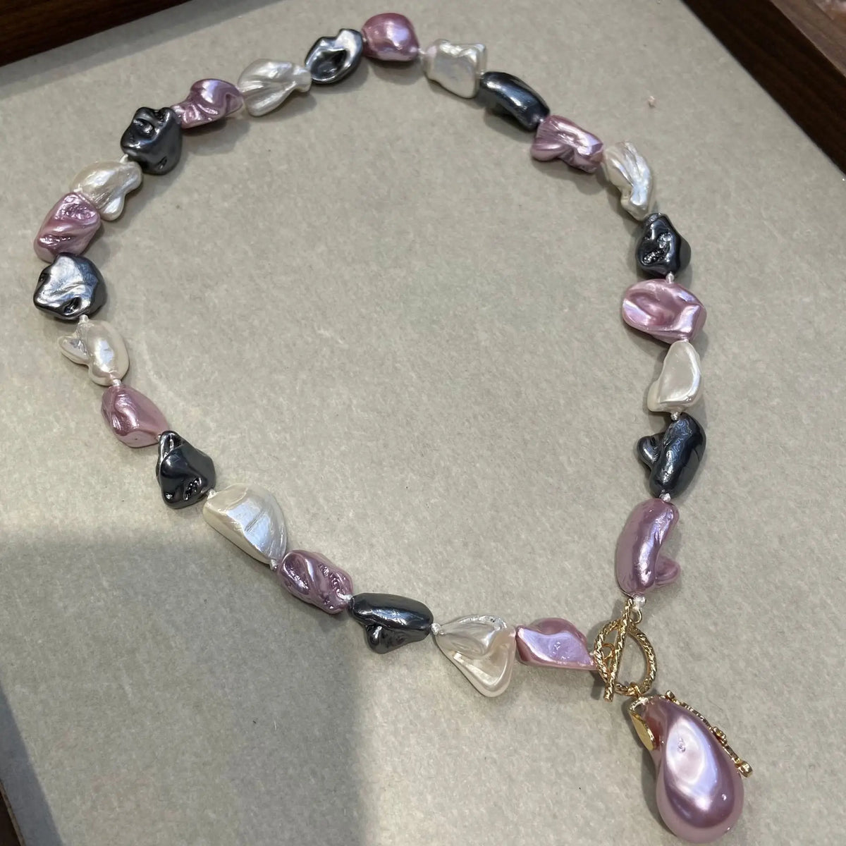 Handmade Vintage Pearl Necklace – High Quality, Unisex