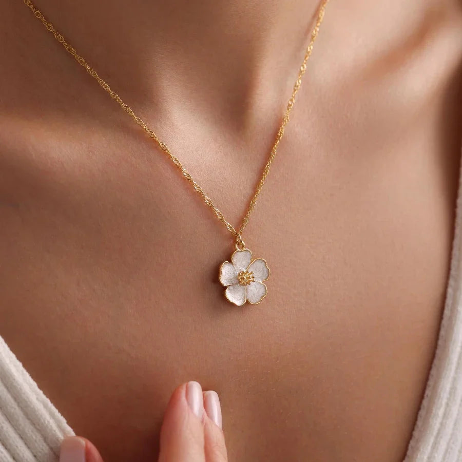 Elegant Flower Pendant Necklace - Chinese Fashion
